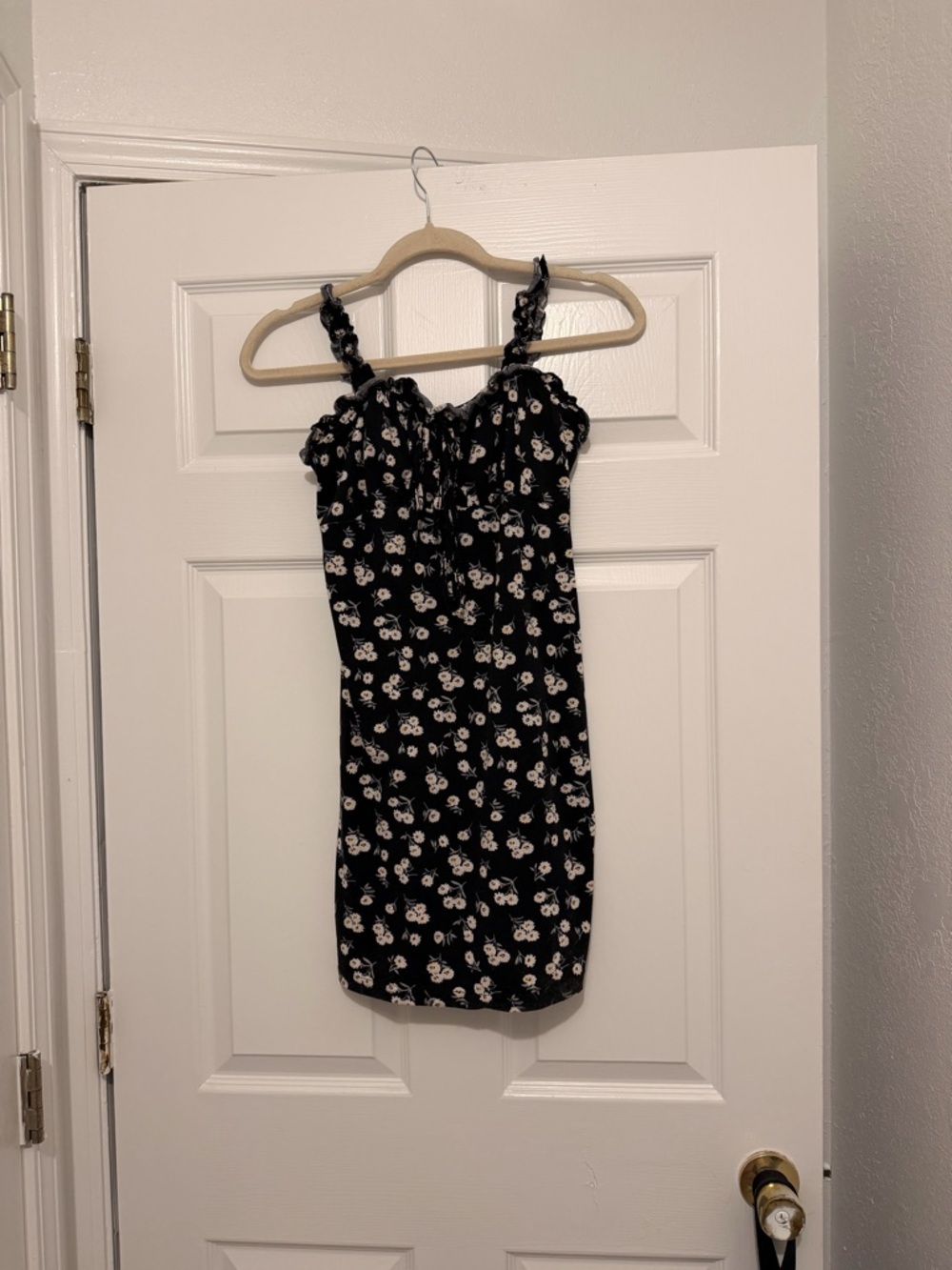 SHEIN Black Floral Ruffled Strap Mini Dress